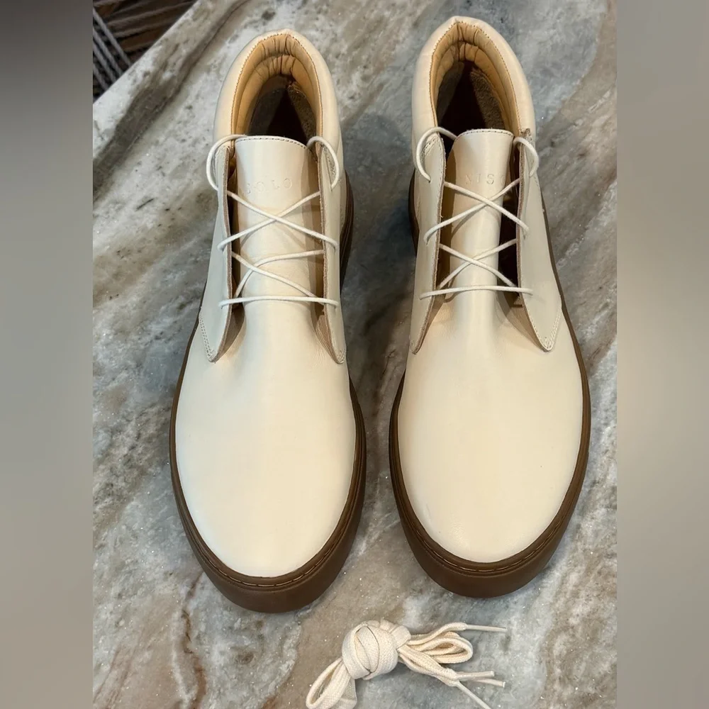 Men’s NISOLO Everyday Waterproof lace up bone leather gym bottom boots- Size 11